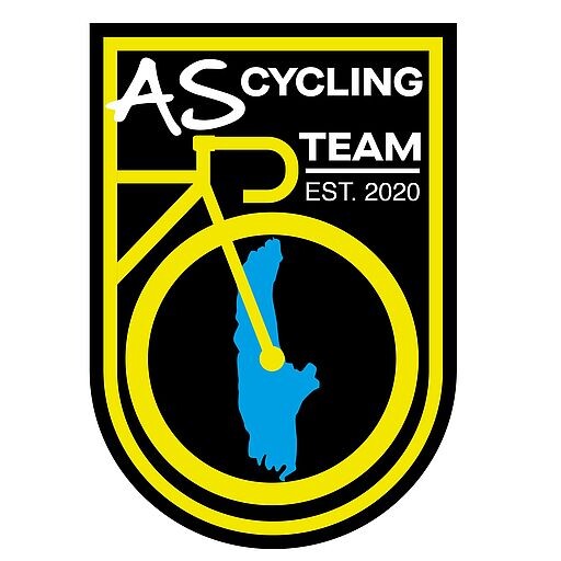 Radsportteam in Trikots auf Fahrrädern