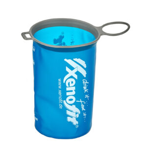 Blauer Trinkbecher von Xenofit